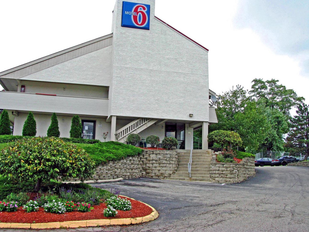 photo 1 of Days Inn by Wyndham Cincinnati I-71