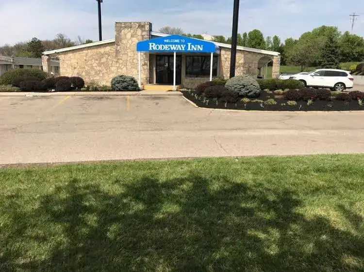 photo 1 of Motel 6 Cincinnati North