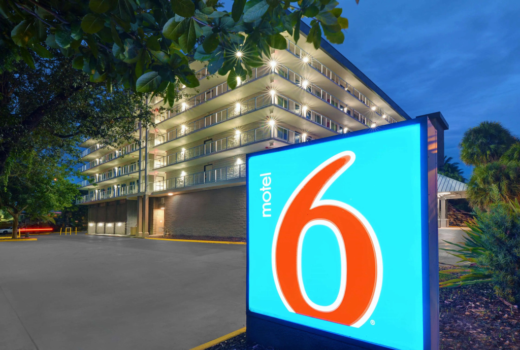 photo 1 of Motel 6 Cutler Bay, FL