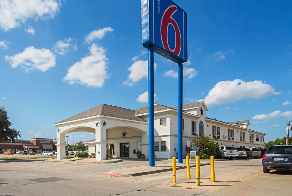 photo 1 of Motel 6 Dallas - Irving DFW Airport South