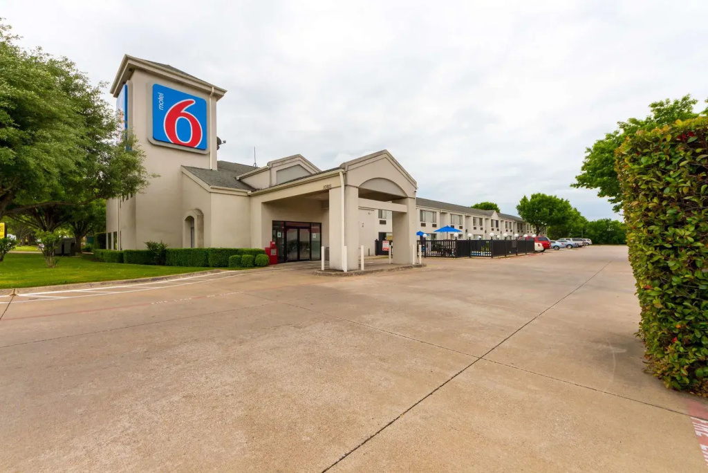 photo 1 of Motel 6 Dallas, TX - Northeast