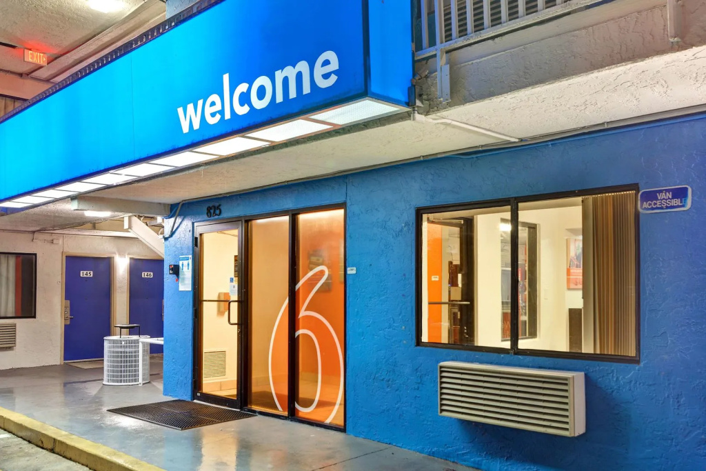 photo 1 of Motel 6 Dania Beach