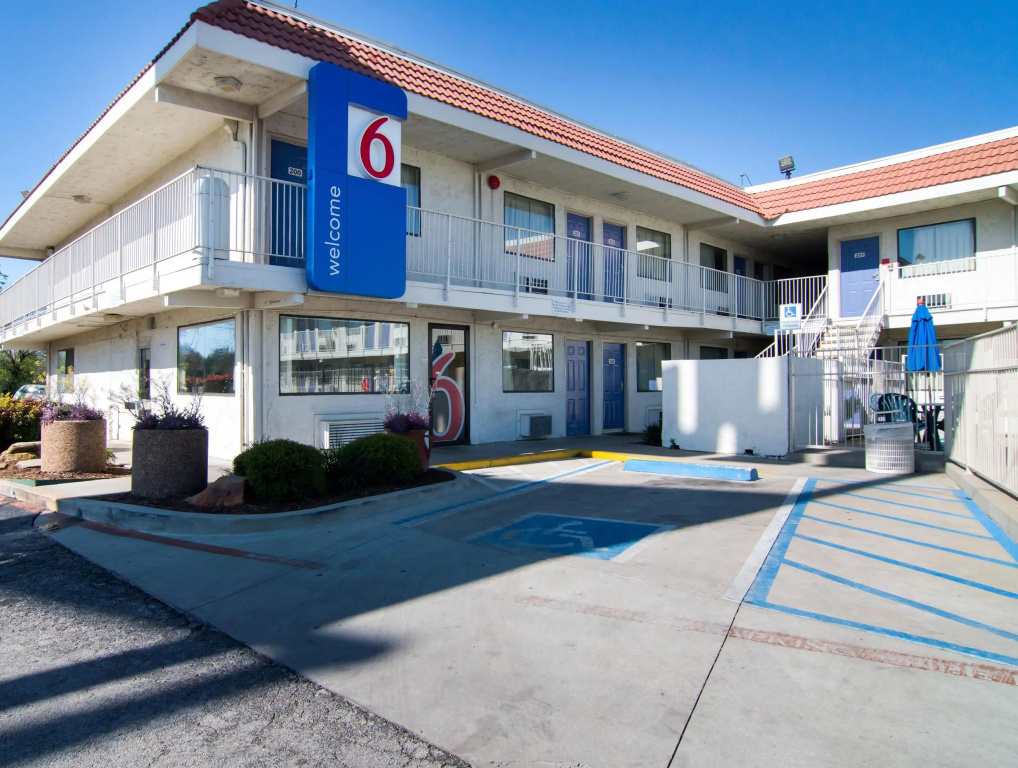 photo 1 of Motel 6 Fort Worth, TX - East