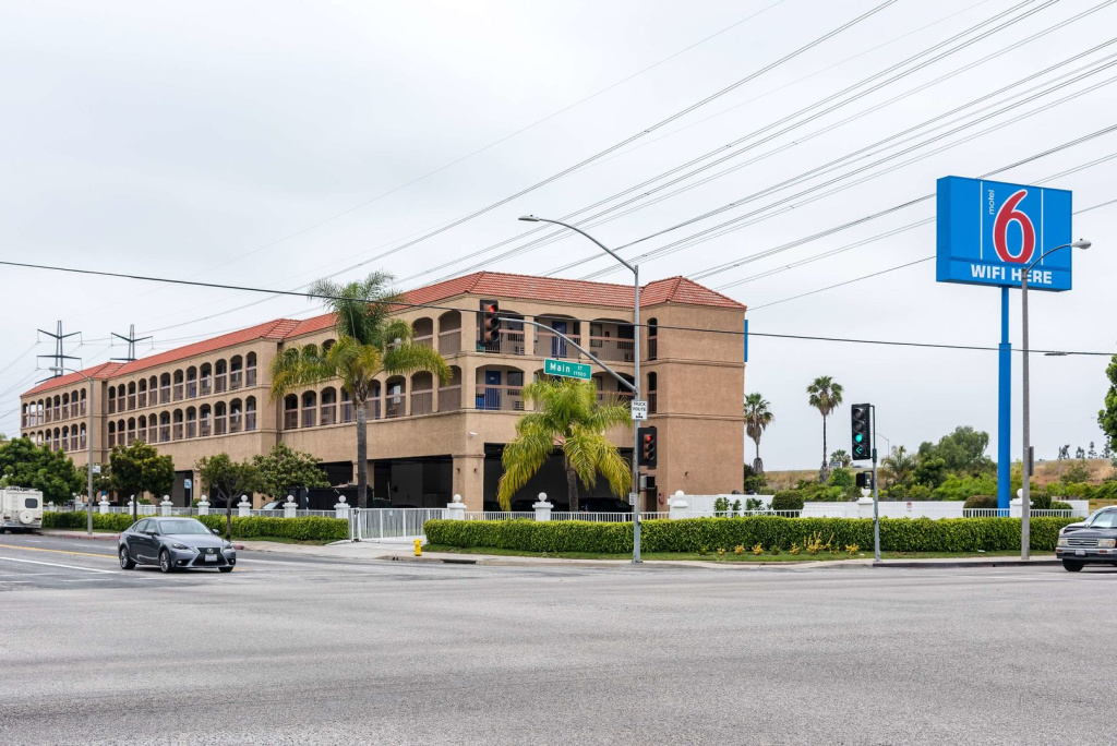 photo 1 of Motel 6 Gardena, CA - South