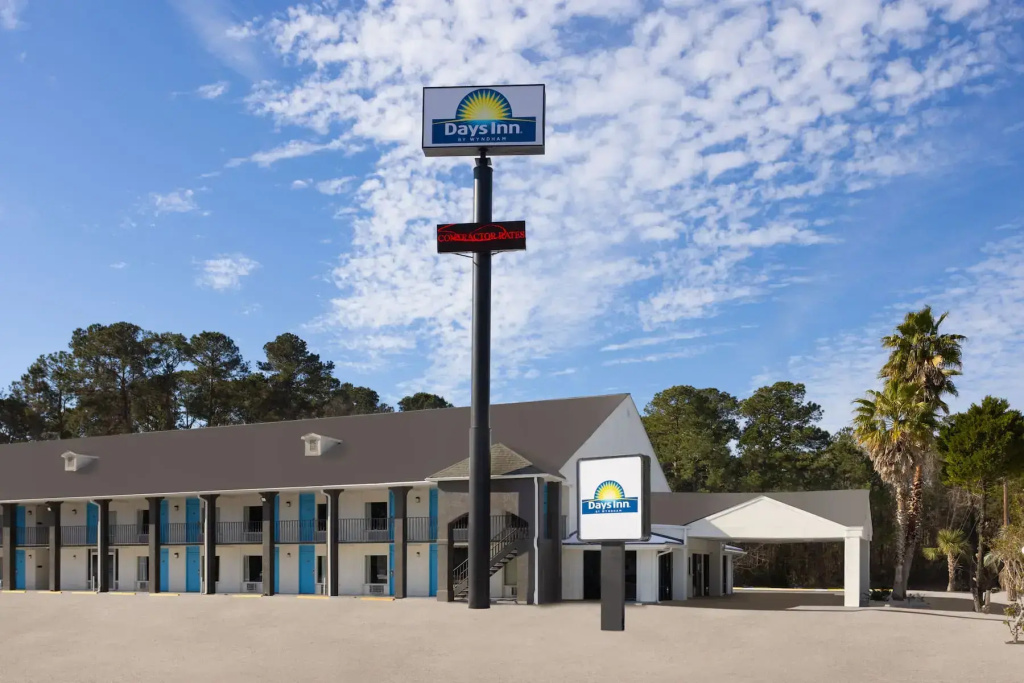 photo 1 of Motel 6 Hardeeville