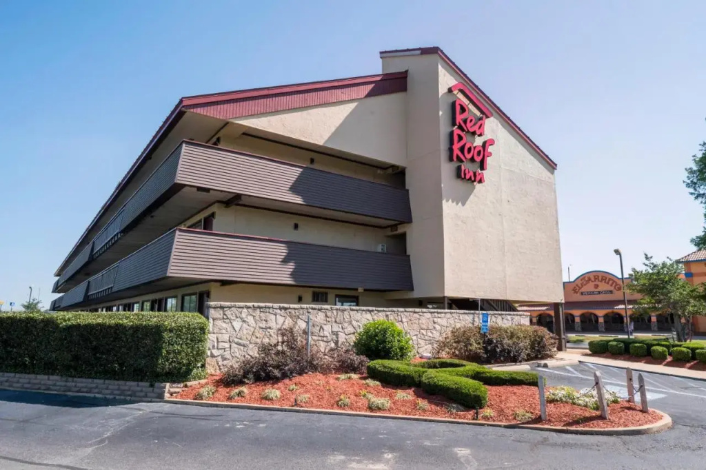 photo 1 of Red Roof Inn New Orleans - Westbank