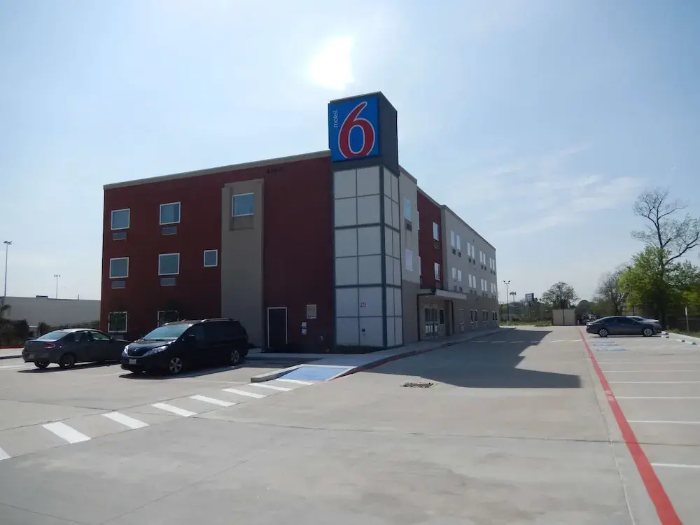 photo 1 of Motel 6 Houston - Downtown North