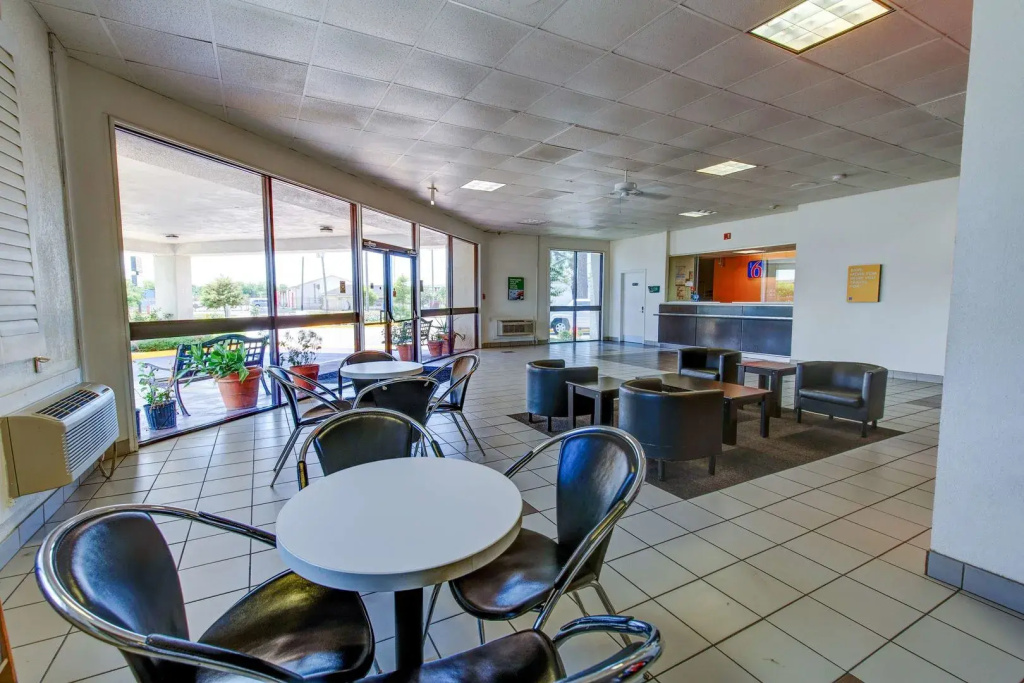 photo 1 of Executive Inn & Suites