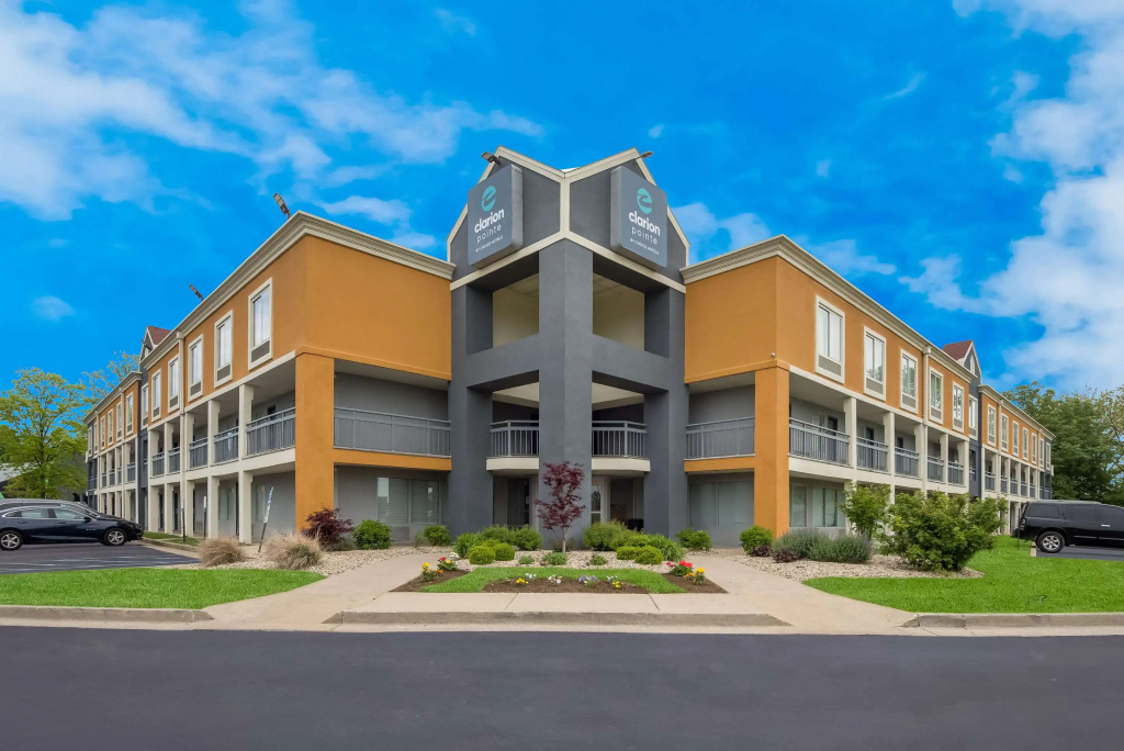 photo 1 of Clarion Pointe Indianapolis Northeast