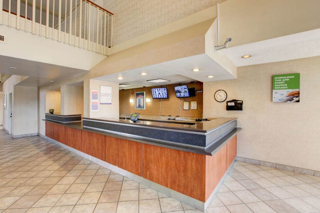 photo 1 of Motel 6 Irvine - Orange County Airport