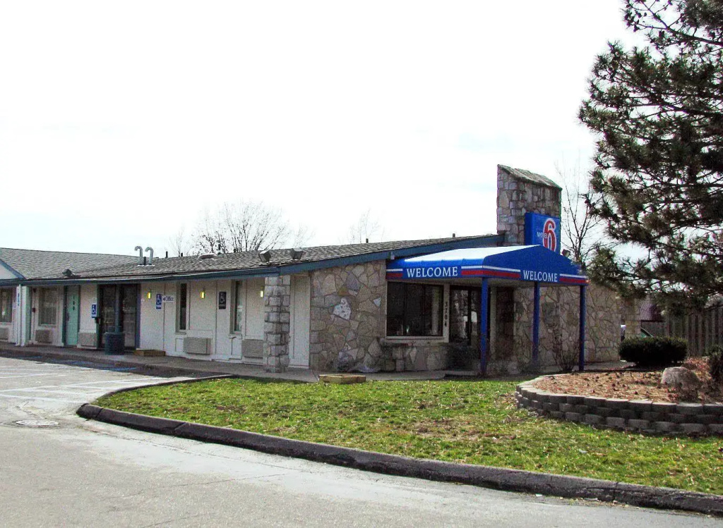 photo 1 of Motel 6 Kalamazoo, MI