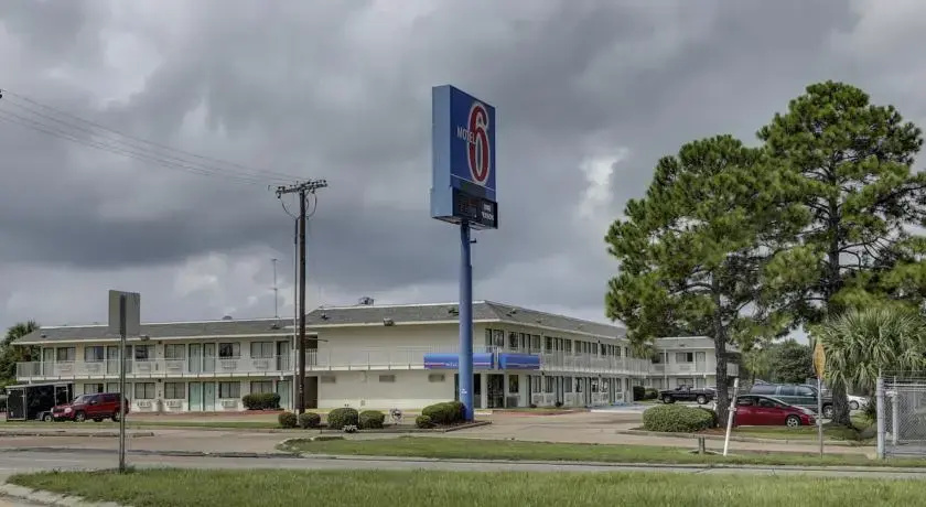 photo 1 of Rodeway Inn & Suites
