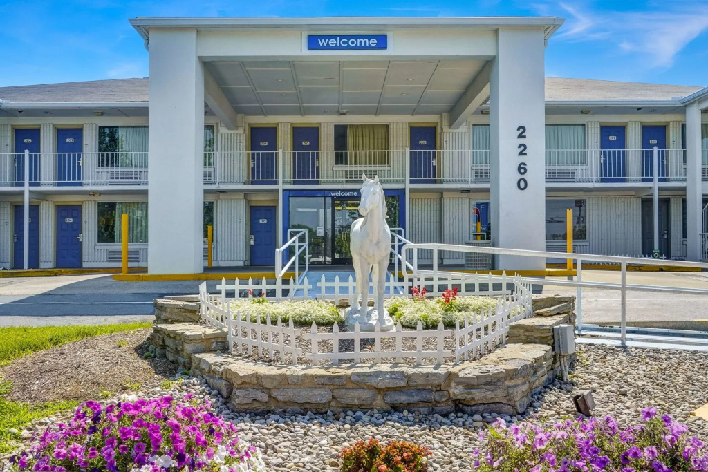 photo 1 of Motel 6 Lexington East