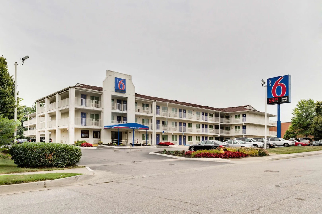 photo 1 of Motel 6 Linthicum Heights, MD - BWI Airport