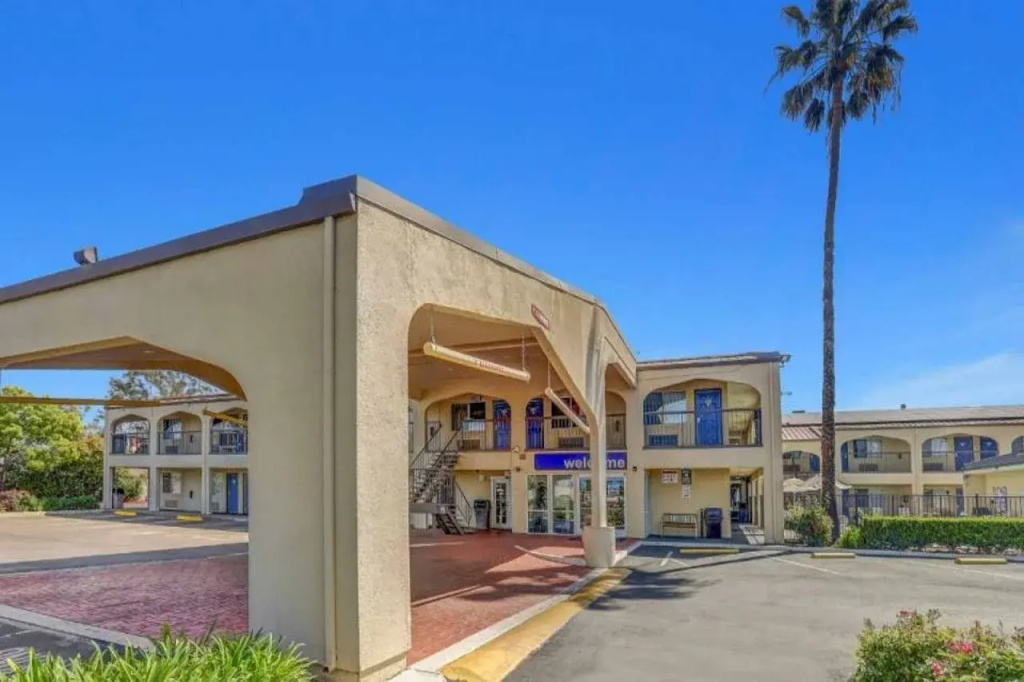 photo 1 of Motel 6 Lodi, CA