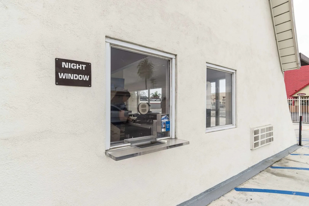 photo 1 of Motel 6 Long Beach, CA - International City