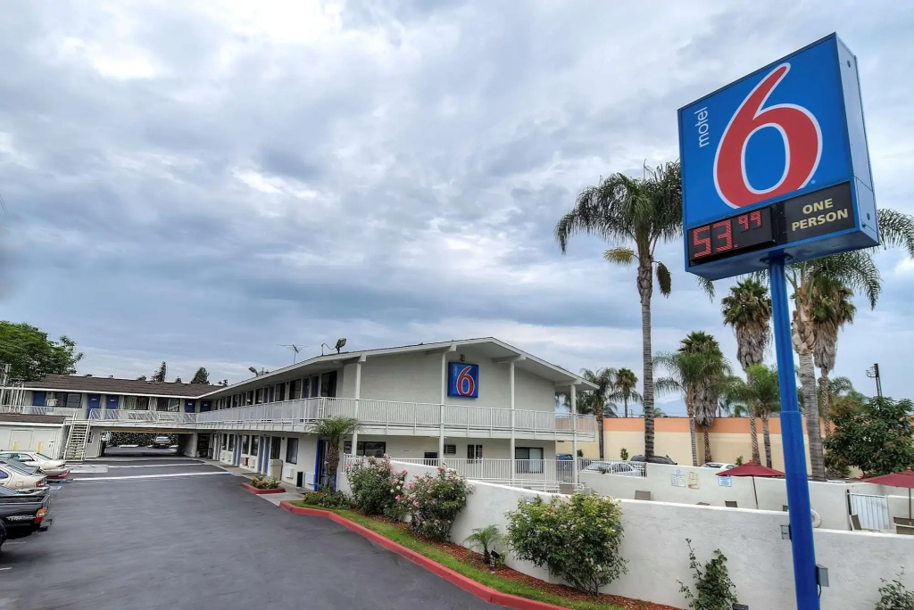 photo 1 of Motel 6 El Monte, CA - Los Angeles