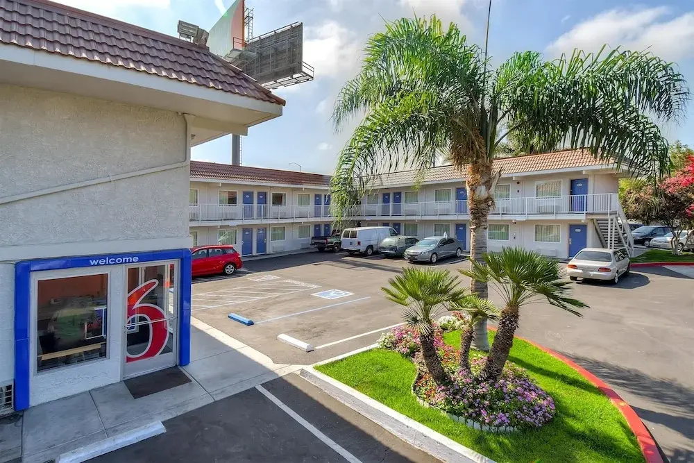 photo 1 of Motel 6 Los Angeles - Norwalk