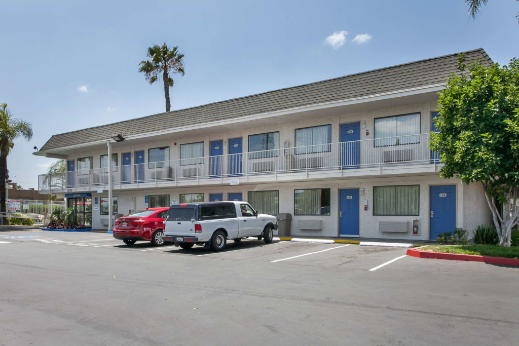 photo 1 of Motel 6 Rosemead, CA - Los Angeles