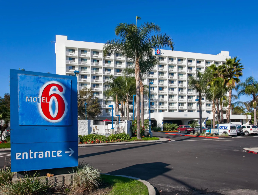 photo 1 of Motel 6 Los Angeles, CA - Los Angeles - LAX