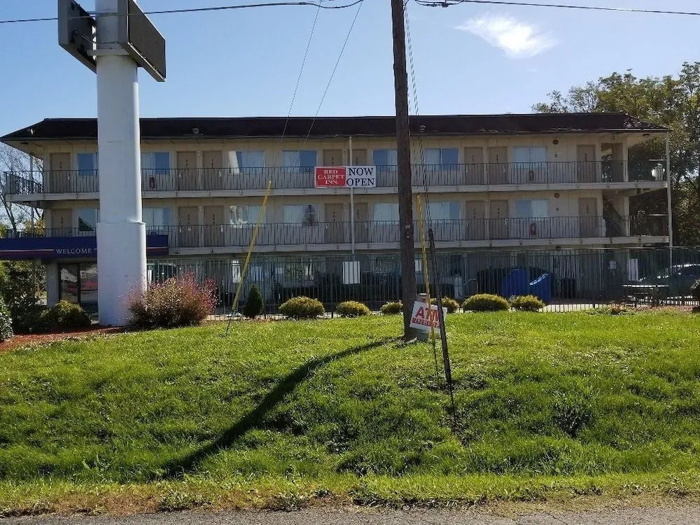 photo 1 of Red Carpet Inn Jeffersonville