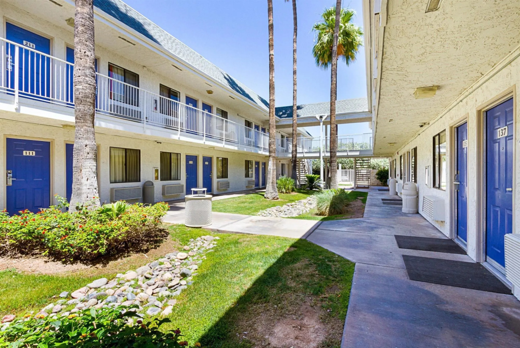 photo 1 of Motel 6 Mesa, AZ - South