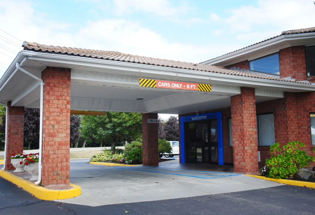 photo 1 of Motel 6 Newport, RI