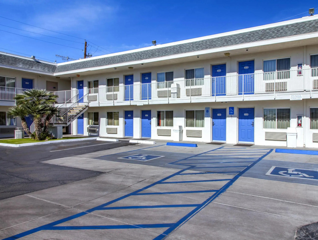 photo 1 of Motel 6 Phoenix, AZ - Airport - 24th Street