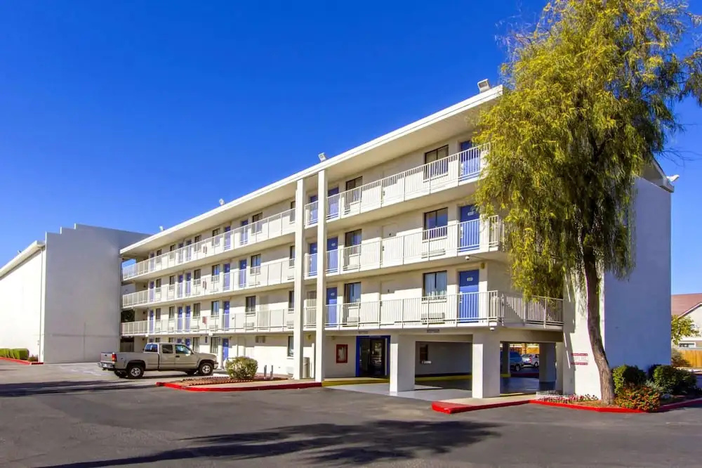 photo 1 of Motel 6 Phoenix - Northern Avenue