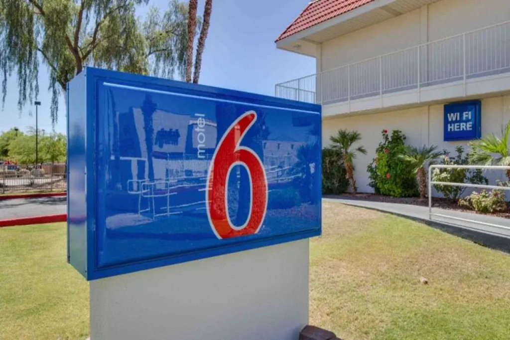 photo 1 of Motel 6 Tempe, AZ - Broadway - ASU