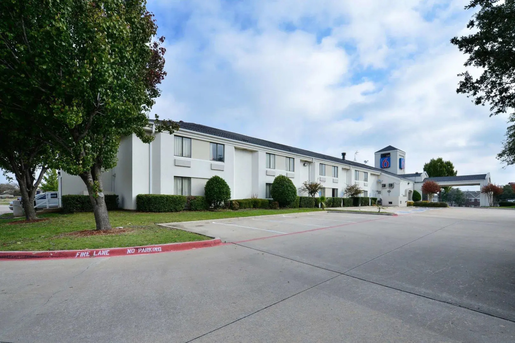 photo 1 of Motel 6 Plano, TX - West - Frisco