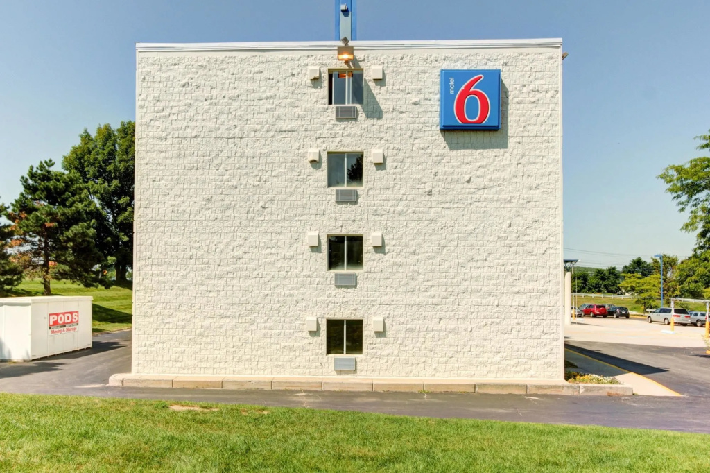 photo 1 of Motel 6 Portland, ME