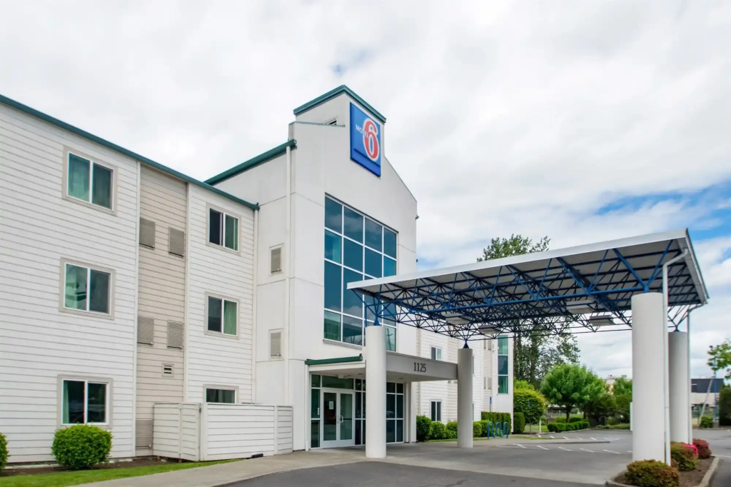 photo 1 of Motel 6-Portland, OR - North