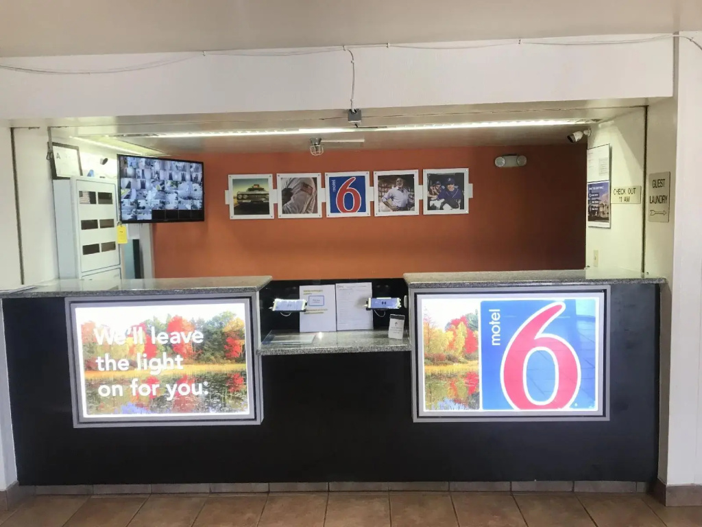 photo 1 of Motel 6 Raleigh, NC - North