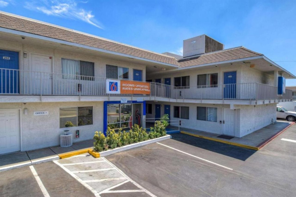 photo 1 of Motel 6 Riverside West - Jurupa Valley