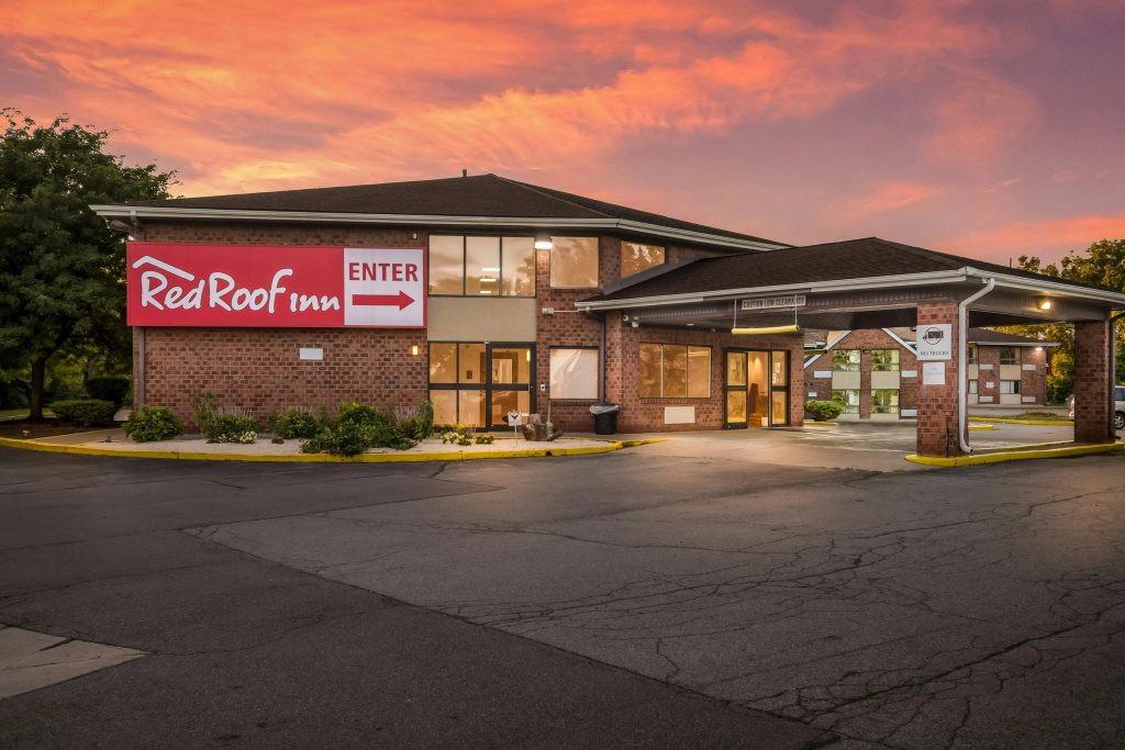 photo 1 of Red Roof Inn Rochester – Airport