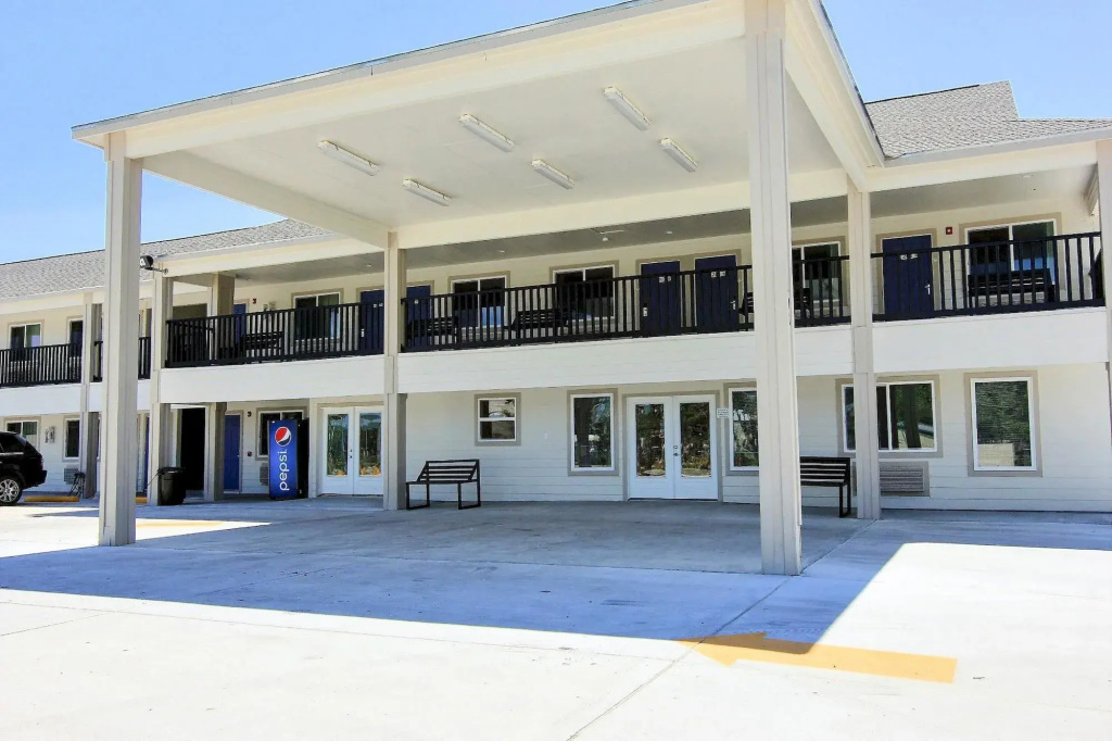 photo 1 of Motel 6 Rockport, TX