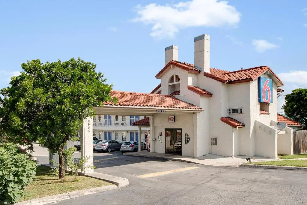 photo 1 of Americas Best Value Inn San Antonio Windcrest