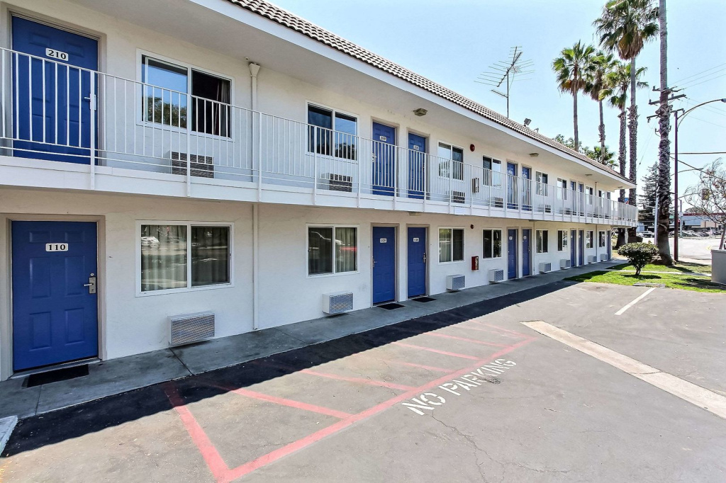 photo 1 of Motel 6 Campbell, CA - San Jose