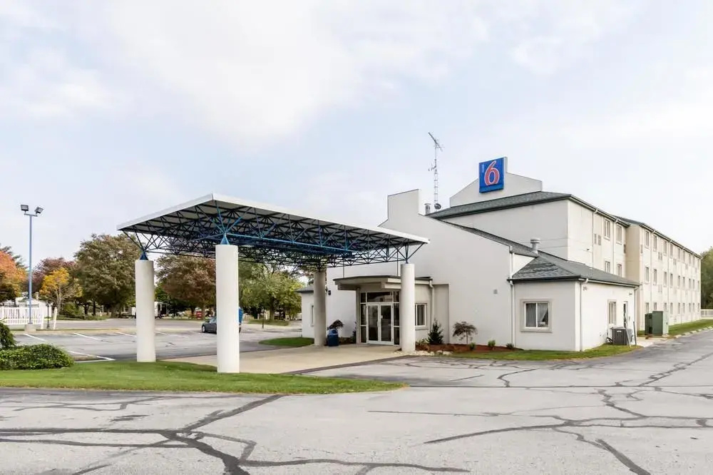photo 1 of Motel 6 Milan, Oh - Sandusky
