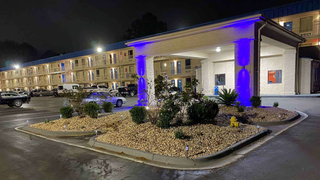 photo 1 of Motel 6 Pooler, GA - Savannah Airport