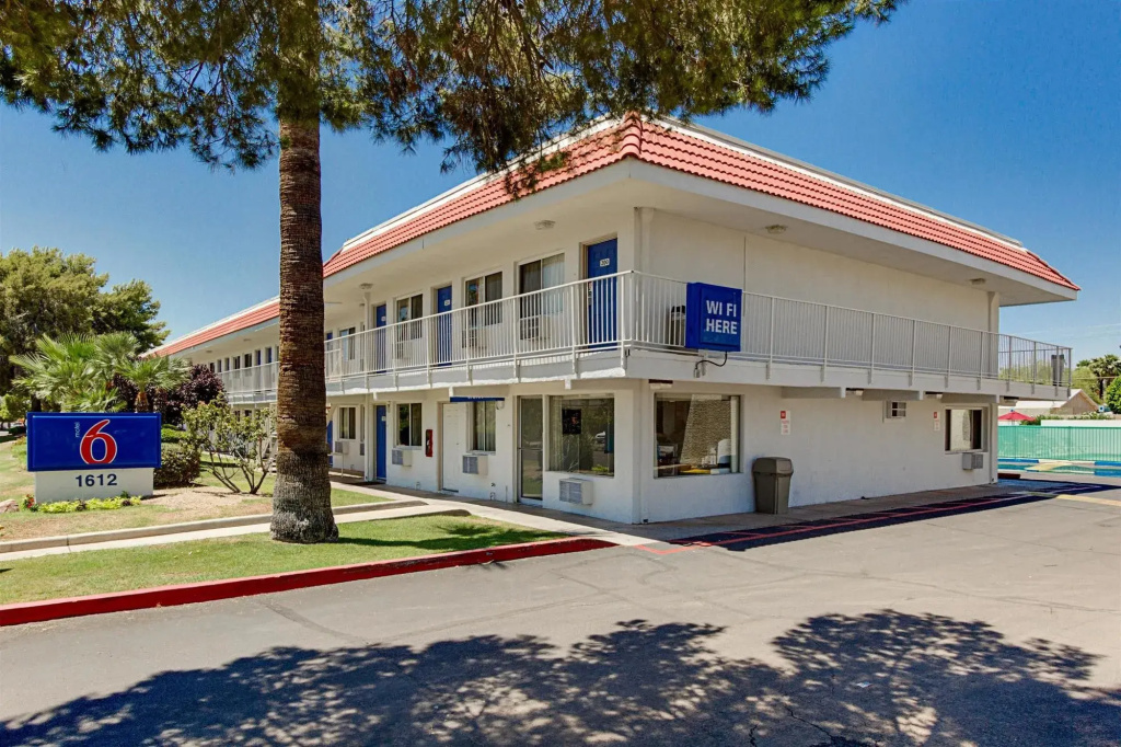 photo 1 of Motel 6 Tempe, AZ - Scottsdale South
