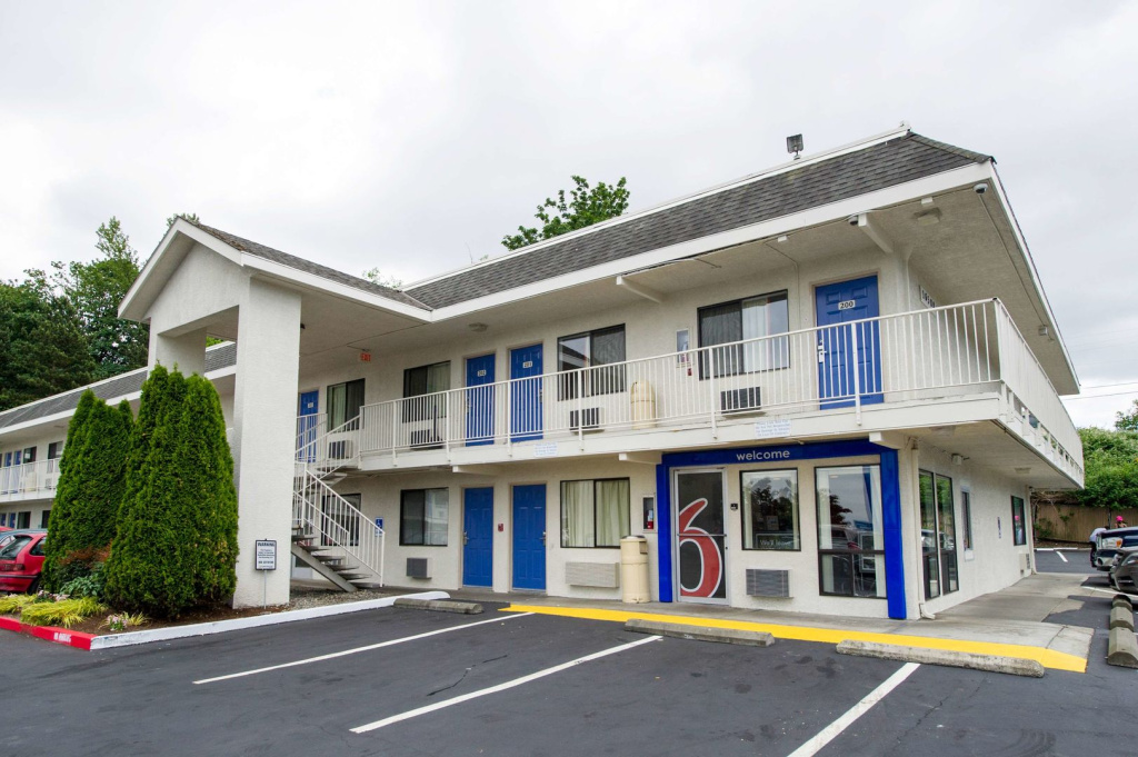 photo 1 of Motel 6 Seattle, WA - Airport