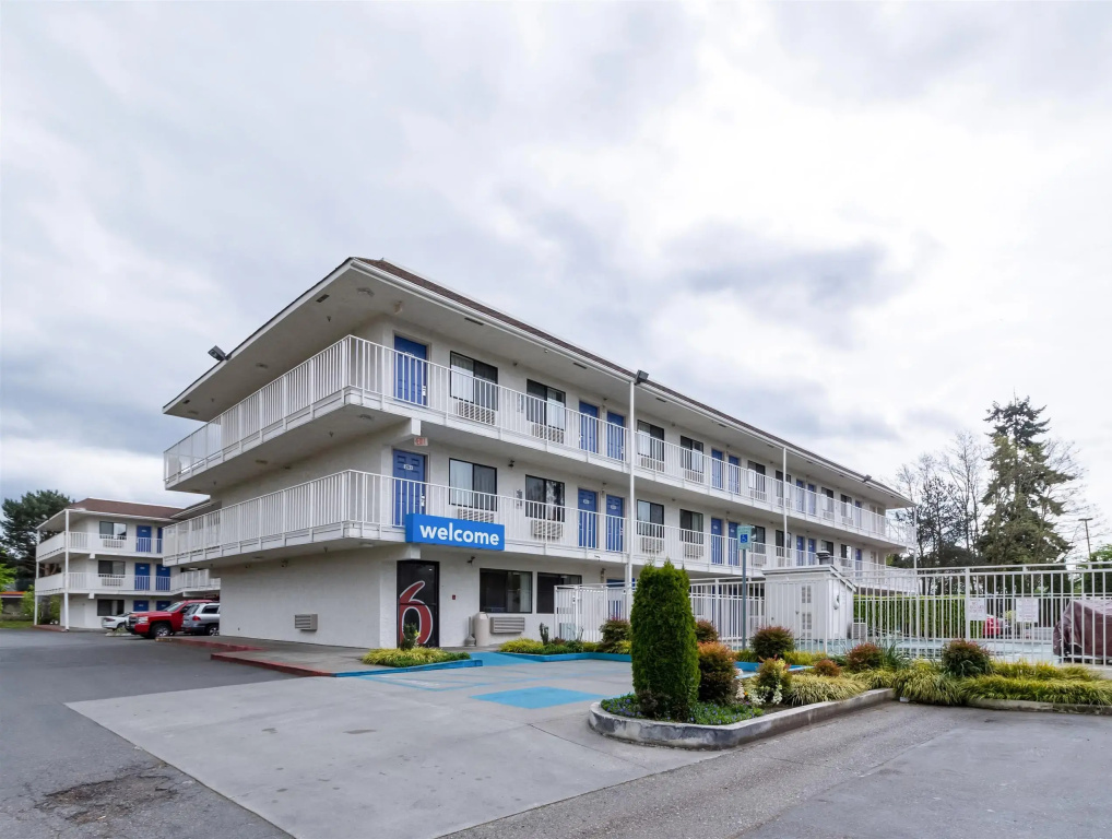 photo 1 of Motel 6 Kirkland, WA - North Kirkland