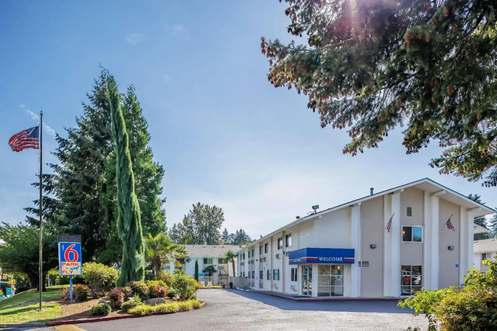 photo 1 of Motel 6 Seattle, WA - Sea-Tac Airport South