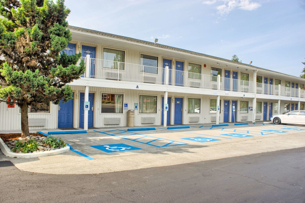 photo 1 of Motel 6 Seattle, WA - South