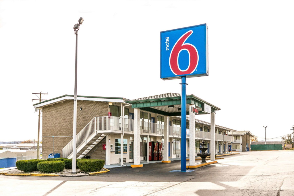photo 1 of Motel 6 Somerset, KY