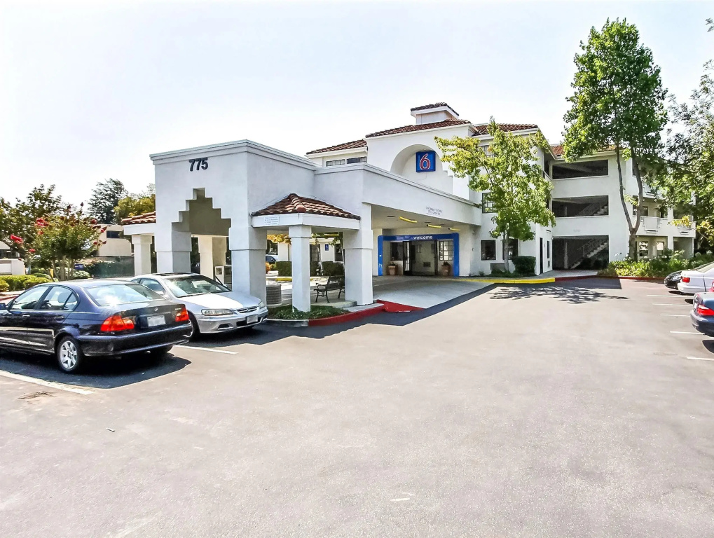 photo 1 of Motel 6 Sunnyvale, CA - North