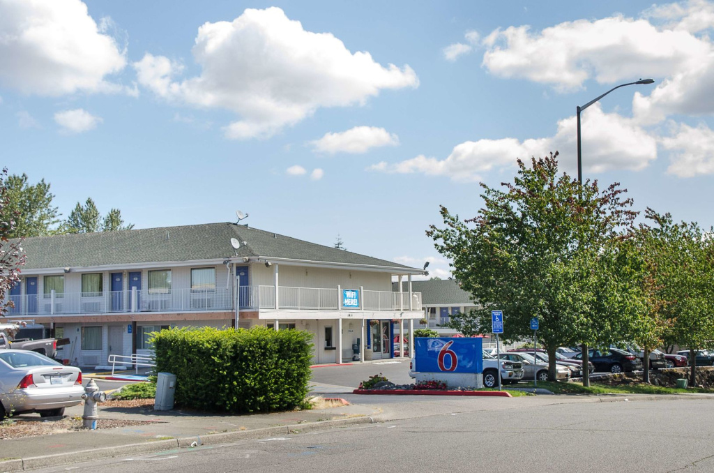 photo 1 of Motel 6 Tacoma, WA - South