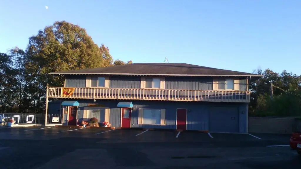 photo 1 of Mountain Country Inn